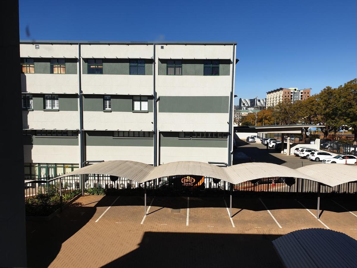Grosvenor Apartments Pretoria-Noord Exteriör bild