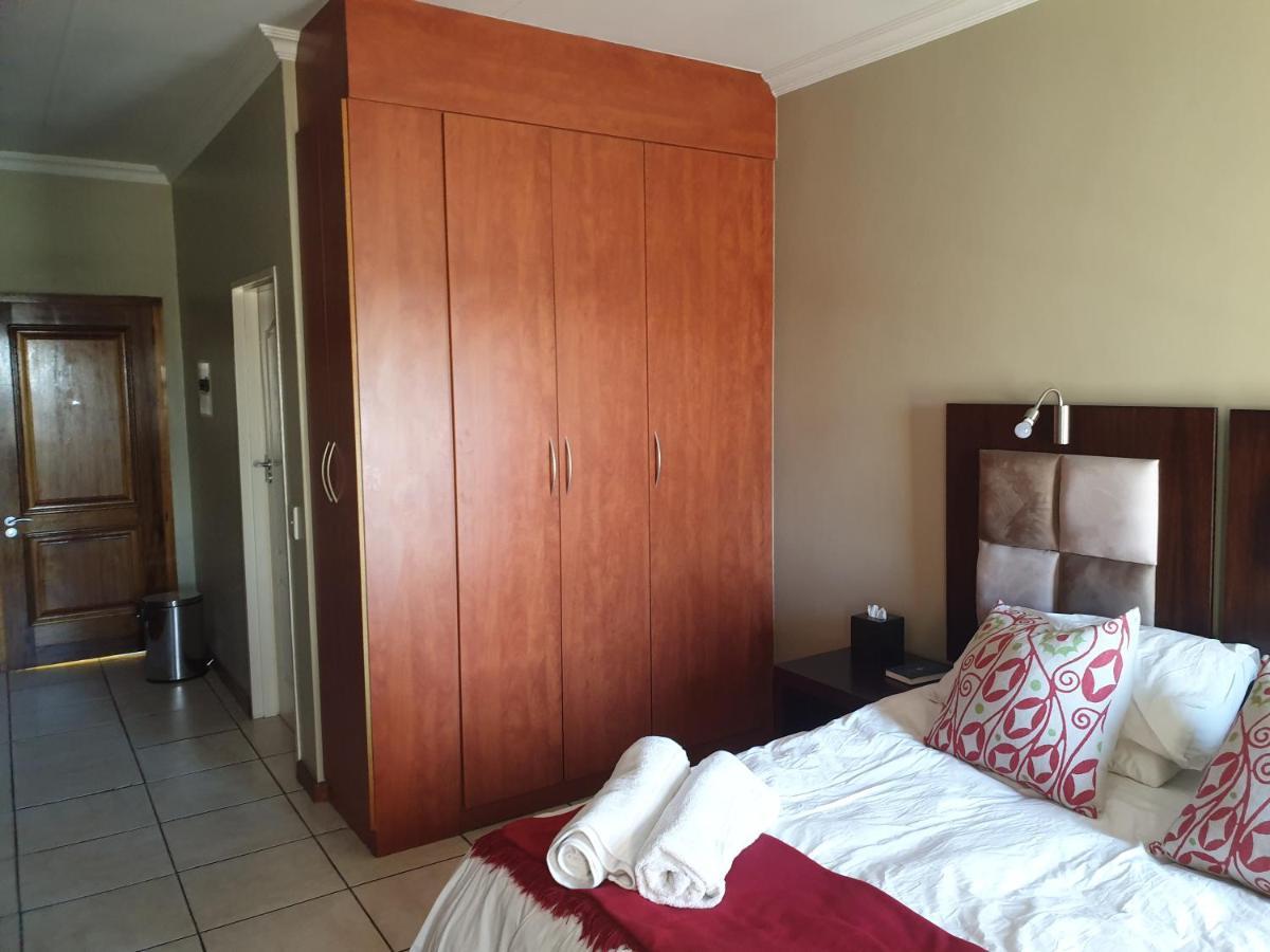 Grosvenor Apartments Pretoria-Noord Exteriör bild